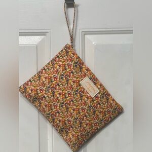 Shiseido Tory Burch  Floral Pouch